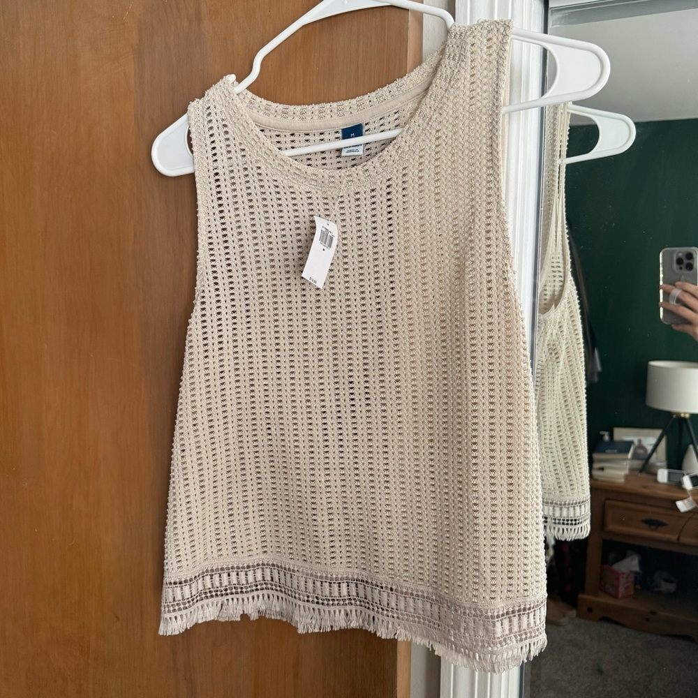 NWT Beautiful crochet-type tank top